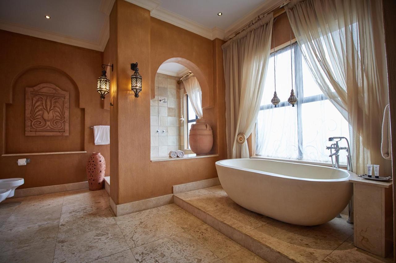 Royal Elephant Hotel & Conference Centre Центурион Экстерьер фото