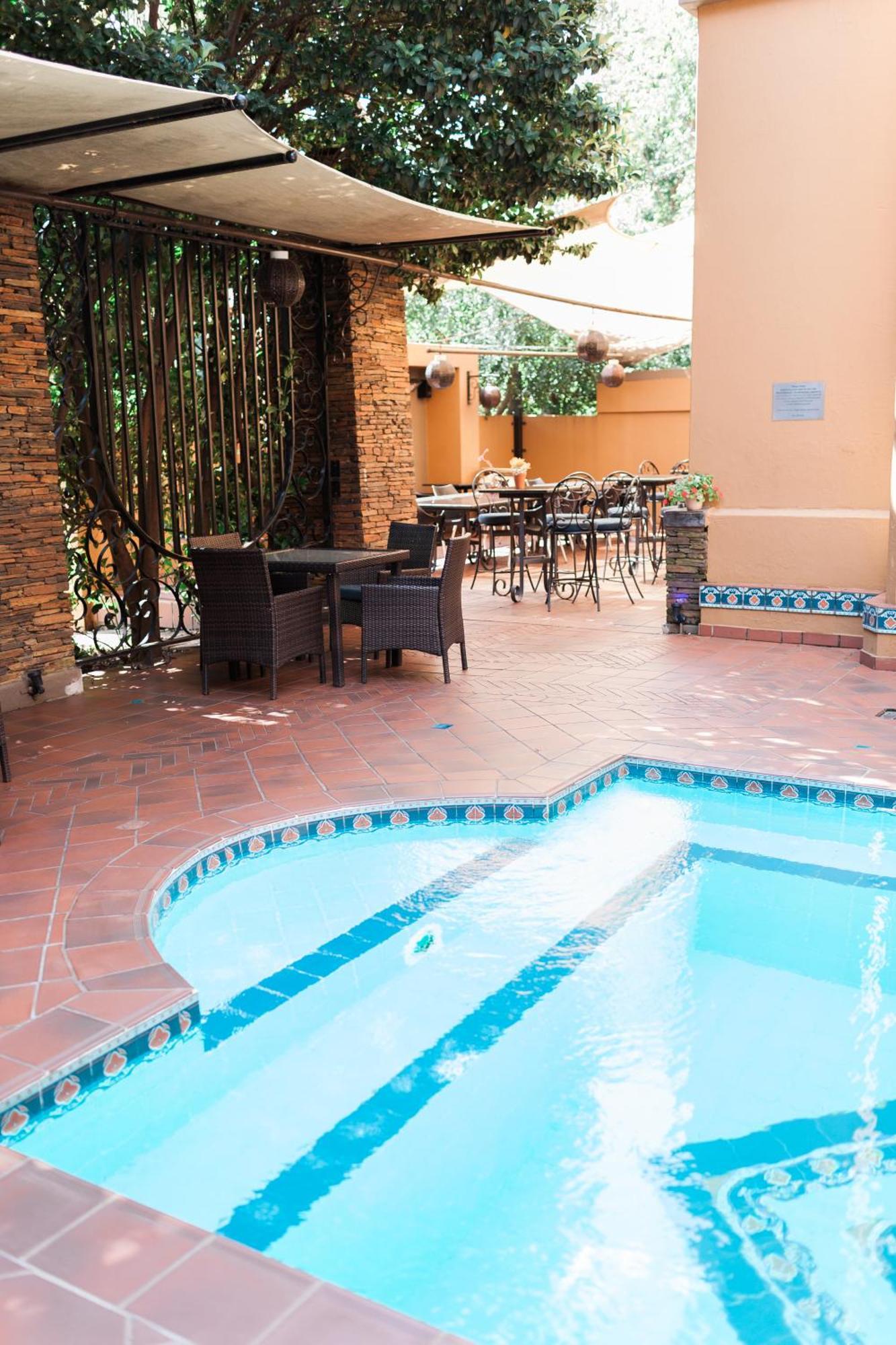Royal Elephant Hotel & Conference Centre Центурион Экстерьер фото