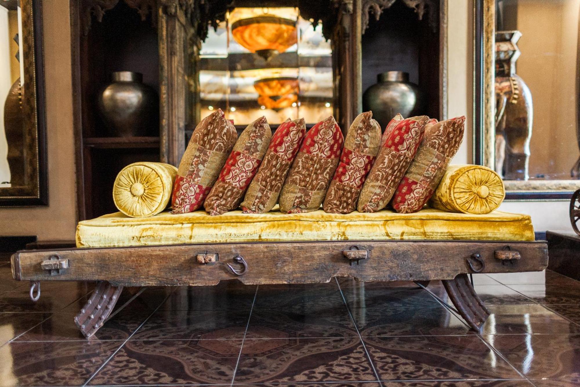 Royal Elephant Hotel & Conference Centre Центурион Экстерьер фото